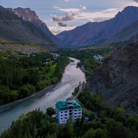 Hotel Chhutuk Heights Kargil Exteriér fotografie