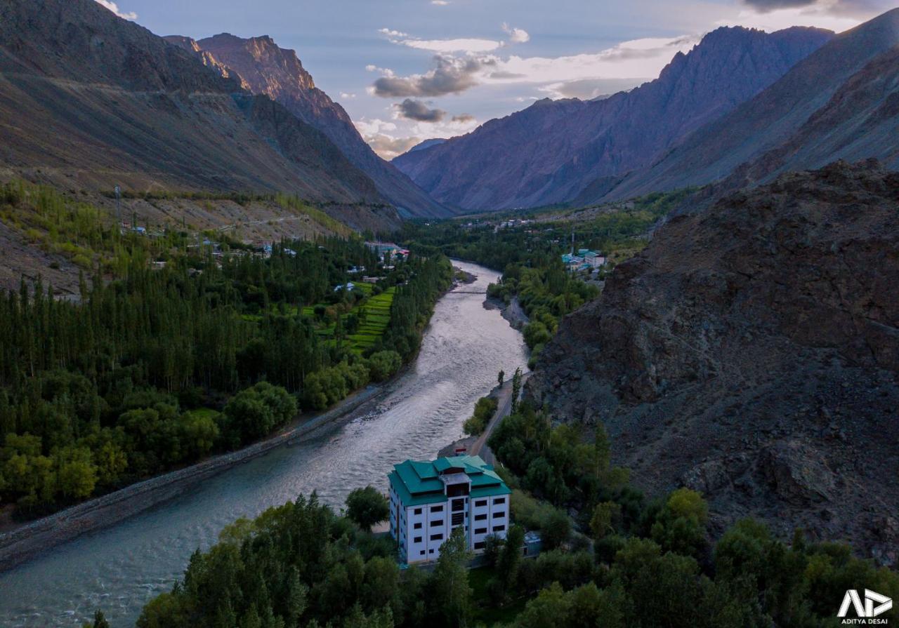 Hotel Chhutuk Heights Kargil Exteriér fotografie