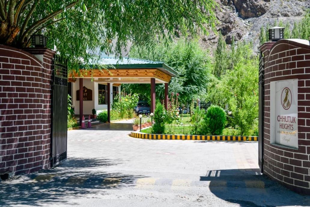 Hotel Chhutuk Heights Kargil Exteriér fotografie