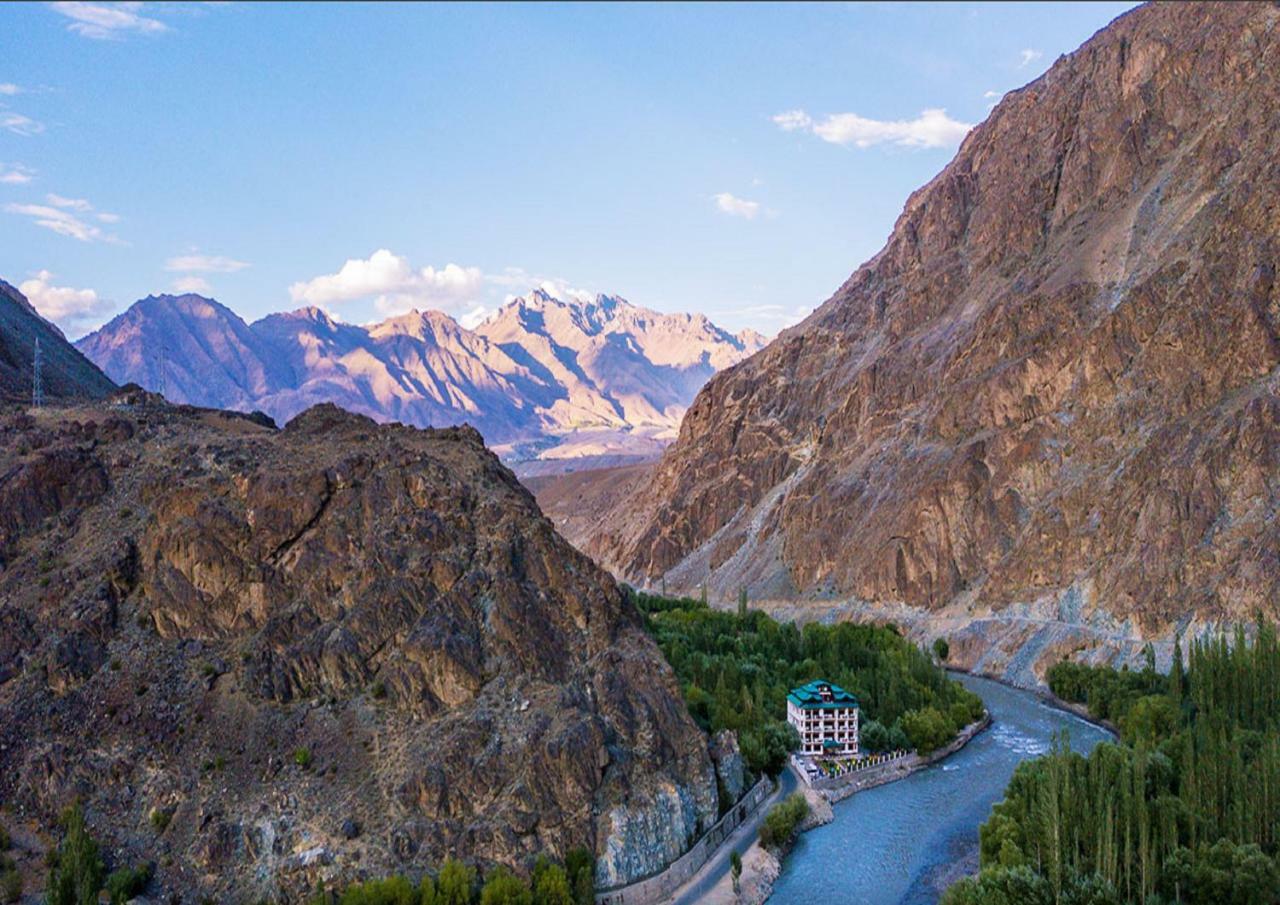 Hotel Chhutuk Heights Kargil Exteriér fotografie