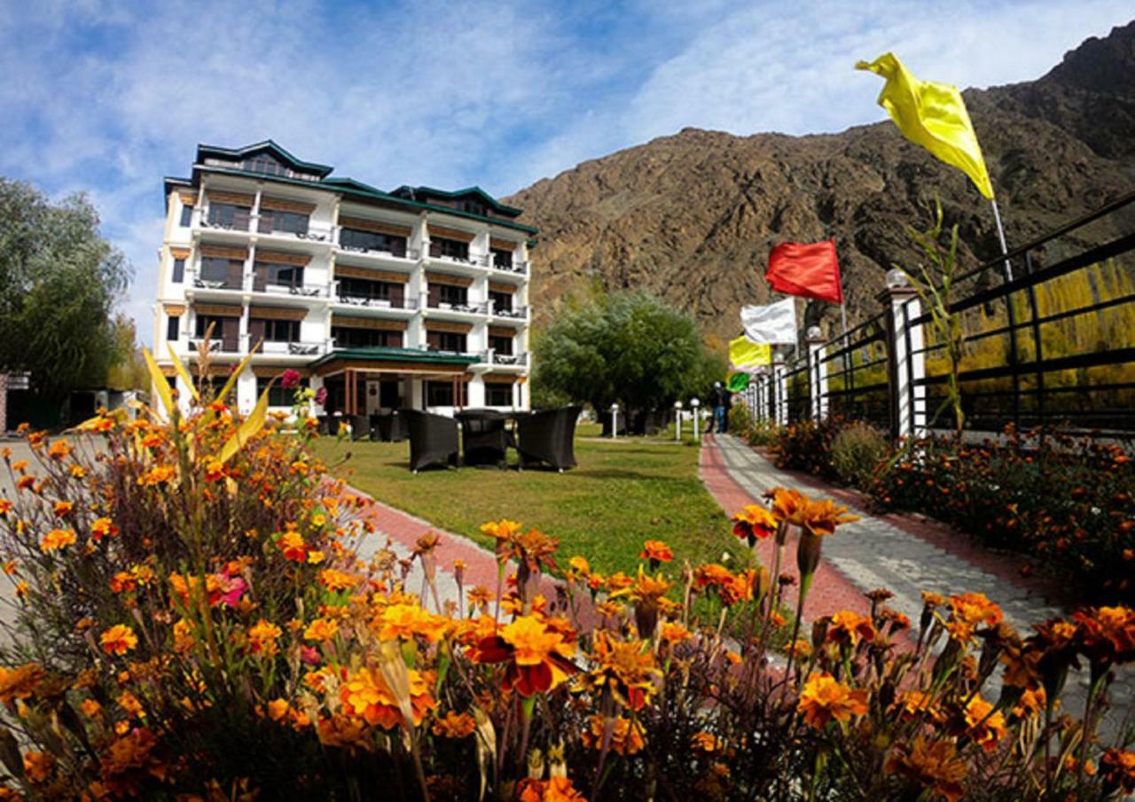 Hotel Chhutuk Heights Kargil Exteriér fotografie